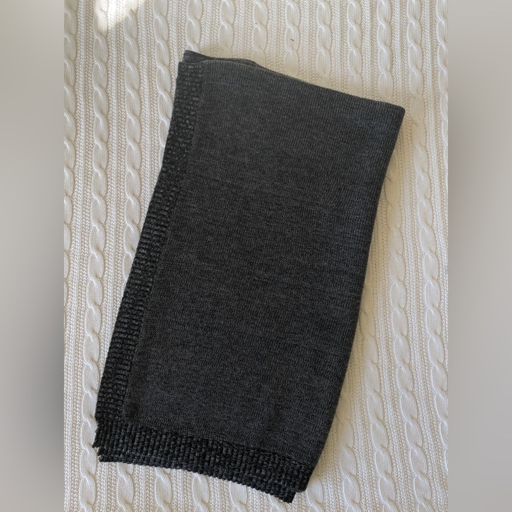 LULULEMON | Divinity Scarf - Picture 7 of 11